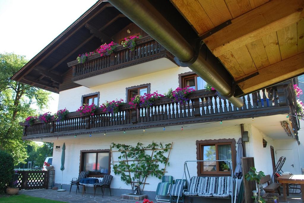Gaestehaus Riki Oberschmid Steinbach am Attersee Chambre photo